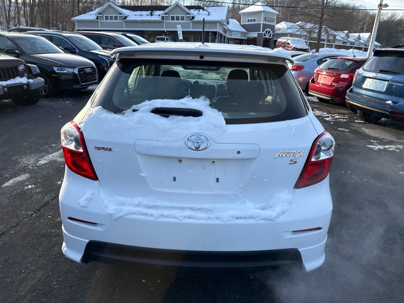 Toyota Matrix S 5-Speed AT 2010