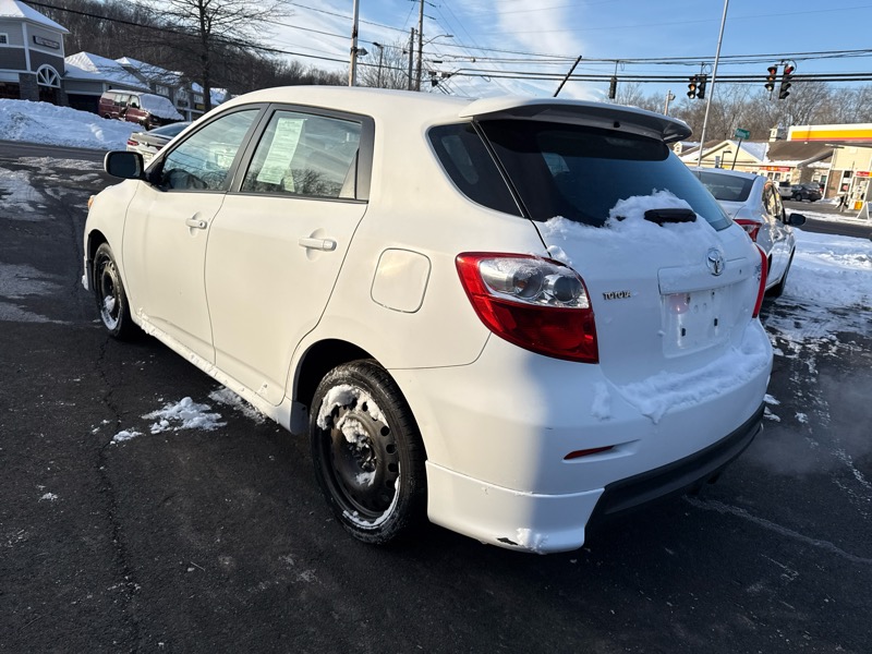 Toyota Matrix S 5-Speed AT 2010