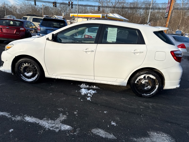 Toyota Matrix S 5-Speed AT 2010