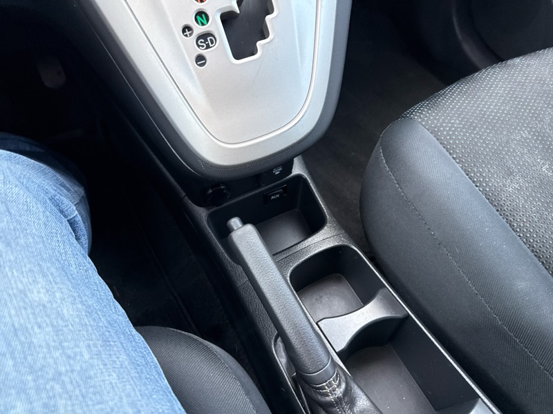 Toyota Matrix S 5-Speed AT 2010