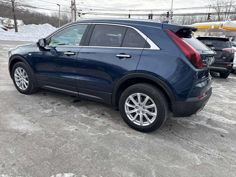 Cadillac XT4 Luxury AWD 2021