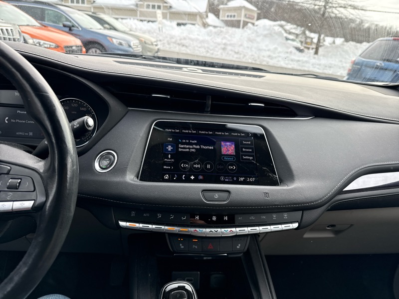 Cadillac XT4 Luxury AWD 2021