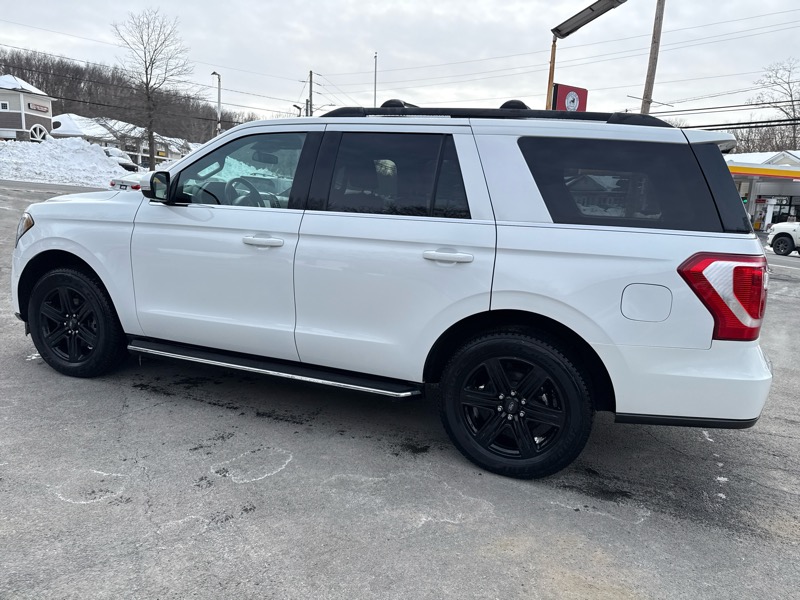 Ford Expedition XLT 4WD 2021