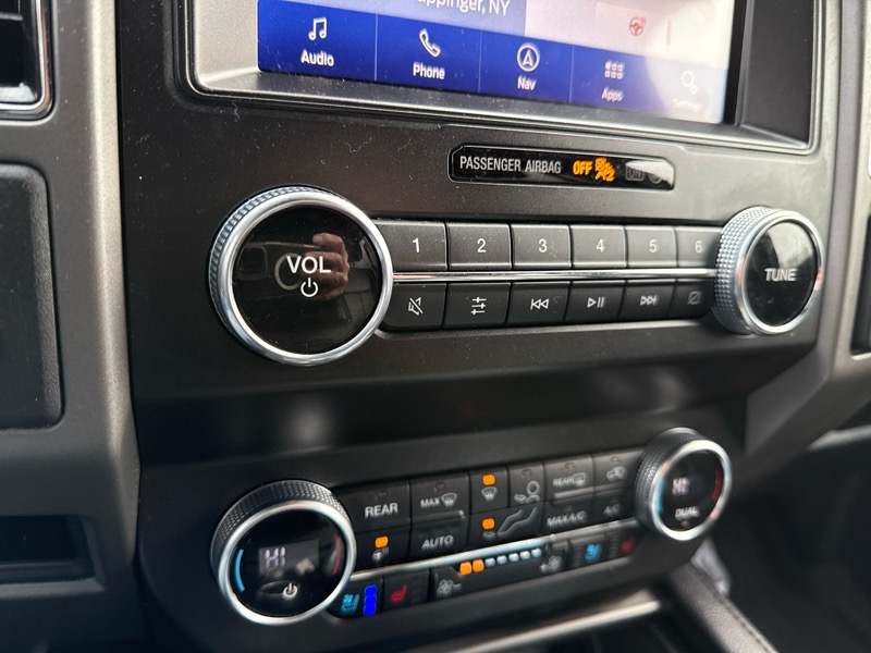 Ford Expedition XLT 4WD 2021