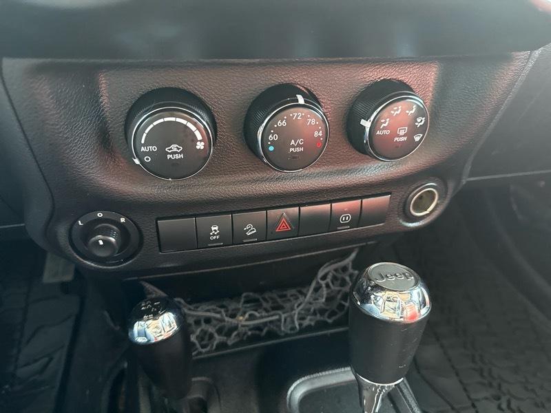 Jeep Wrangler Unlimited Rubicon 4WD 2012