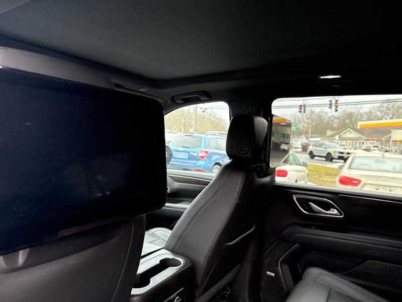 Chevrolet Suburban LT 4WD 2021