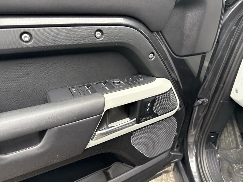 Land Rover Defender 110 X-Dynamic HSE 2022