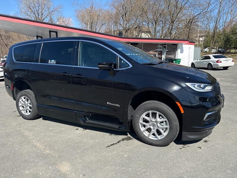 Chrysler Pacifica Select FWD 2025