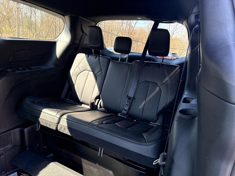 Chrysler Pacifica Select FWD 2025