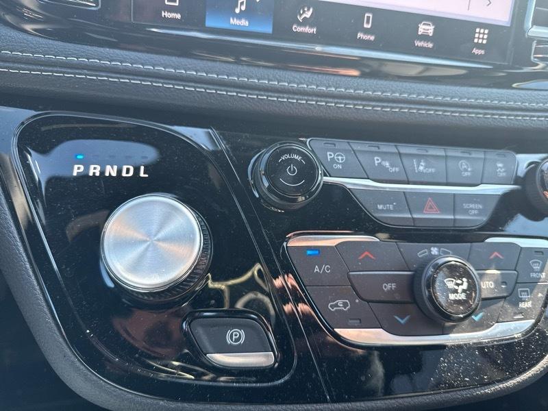 Chrysler Pacifica Select FWD 2025