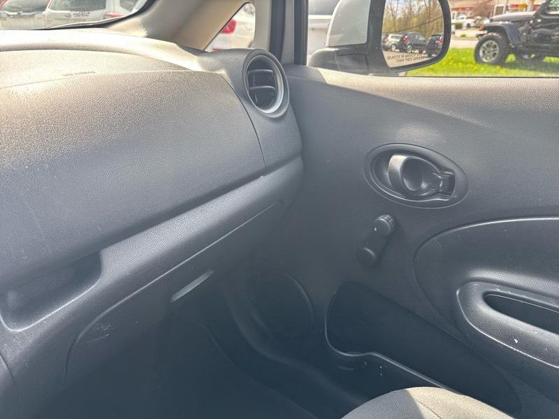 Nissan Versa Note S 2014