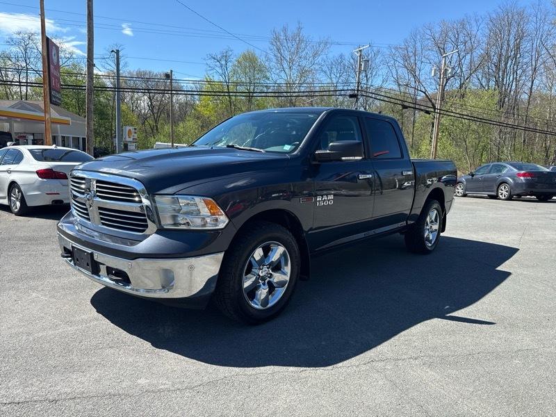 RAM 1500 4WD Quad Cab 140.5" Lone Star 2016
