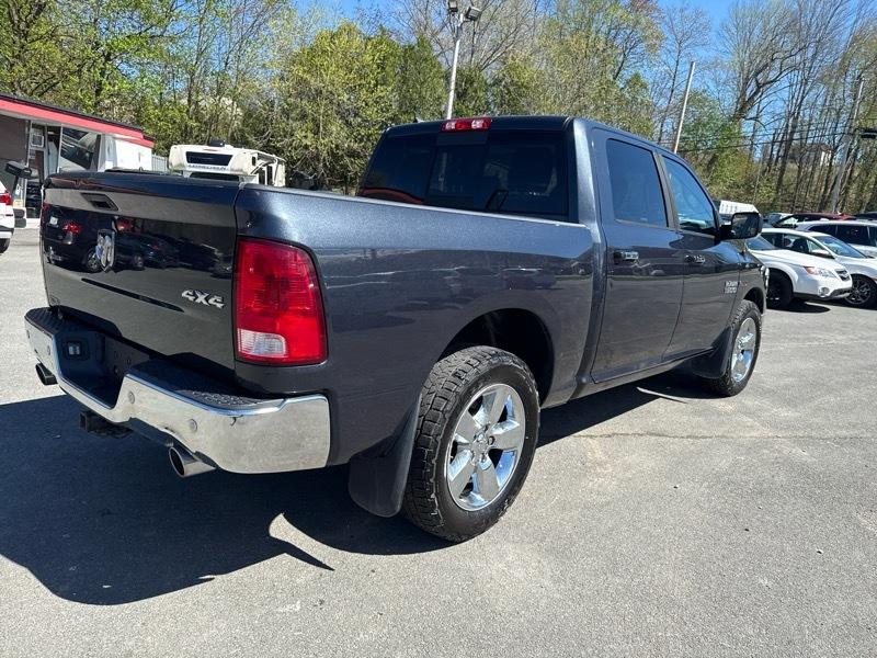 RAM 1500 4WD Quad Cab 140.5" Lone Star 2016