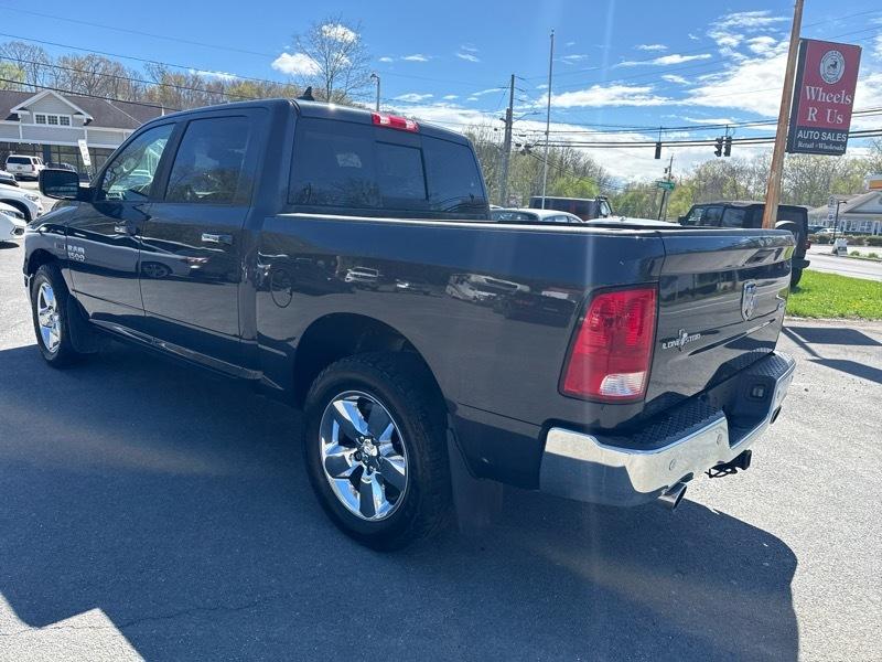RAM 1500 4WD Quad Cab 140.5" Lone Star 2016