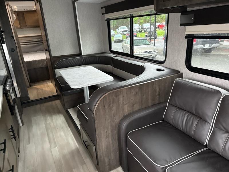 Ford Econoline E-450 2021