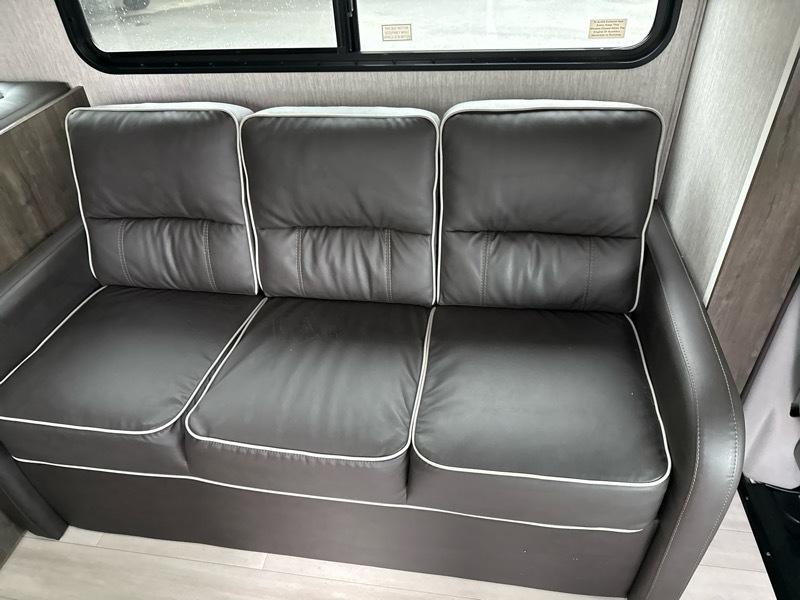 Ford Econoline E-450 2021