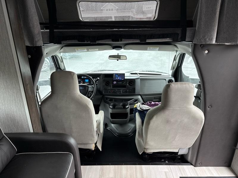 Ford Econoline E-450 2021