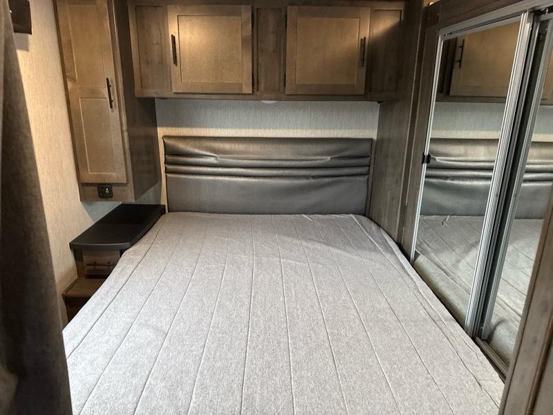 Ford Econoline E-450 2021