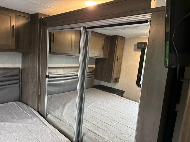 Ford Econoline E-450 2021