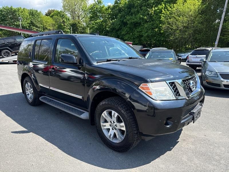 Nissan Pathfinder LE 4WD 2012