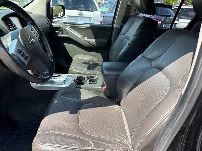 Nissan Pathfinder LE 4WD 2012