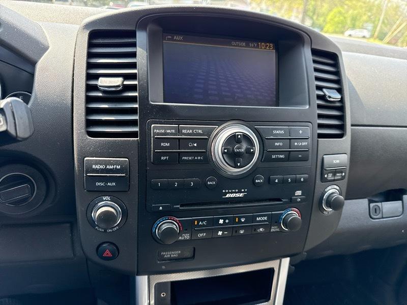 Nissan Pathfinder LE 4WD 2012