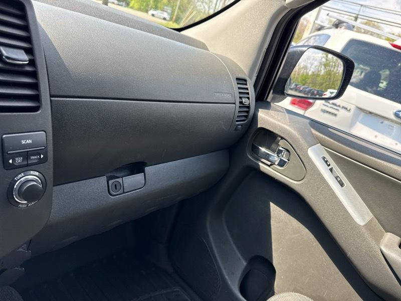 Nissan Pathfinder LE 4WD 2012