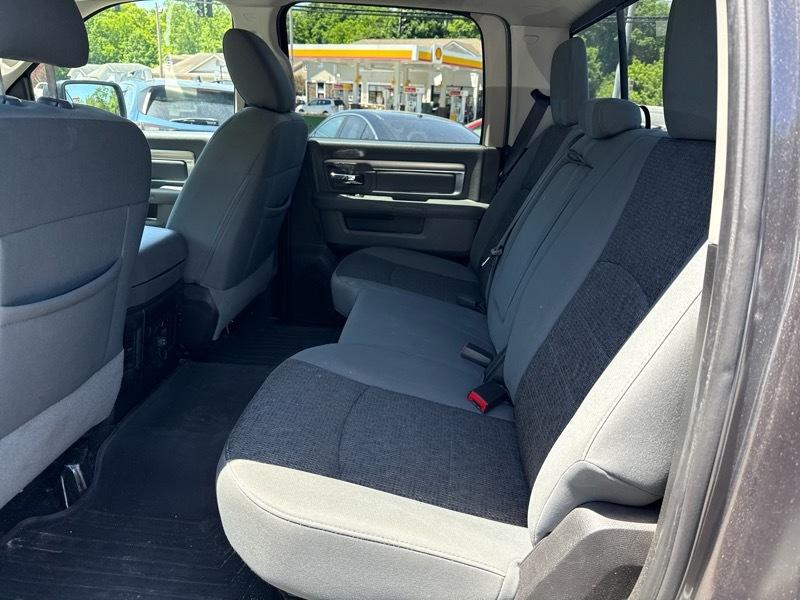 RAM 1500 4WD Crew Cab 149" Big Horn 2015