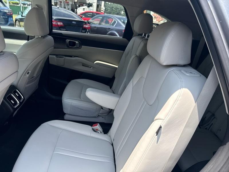 Kia Sorento Hybrid EX AWD 2025