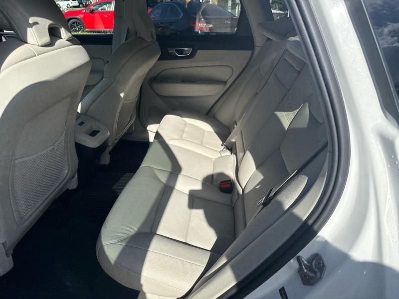 Volvo XC60 T8 Momentum Hybrid AWD 2022