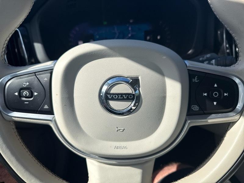 Volvo XC60 T8 Momentum Hybrid AWD 2022