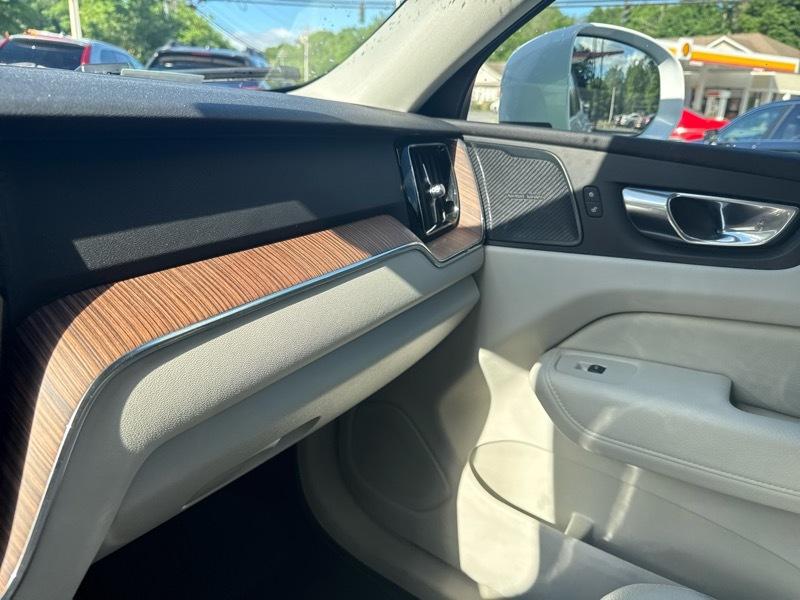 Volvo XC60 T8 Momentum Hybrid AWD 2022