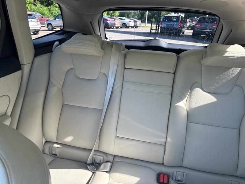 Volvo XC60 T8 Momentum Hybrid AWD 2022