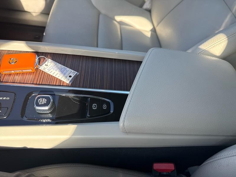 Volvo XC60 T8 Momentum Hybrid AWD 2022