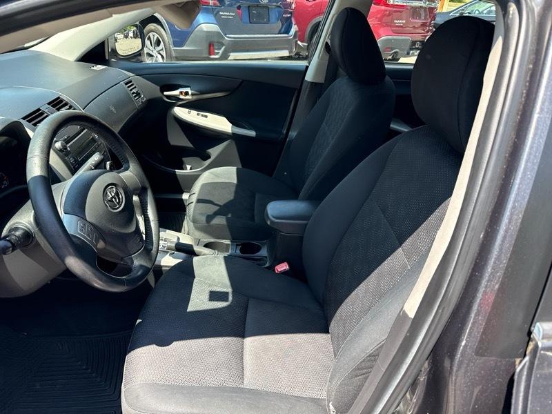 Toyota Corolla 4dr Sdn Auto (Natl) 2010