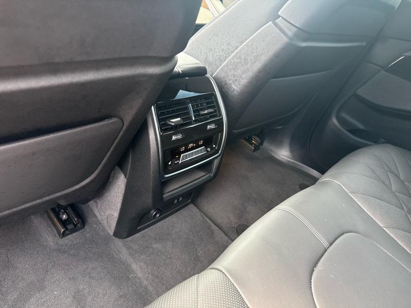 BMW X5 M60i 2024