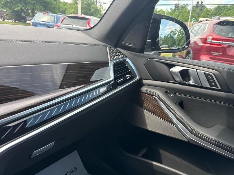 BMW X5 M60i 2024