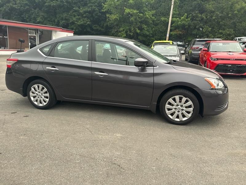 Nissan Sentra 4-Door Sedan 2015