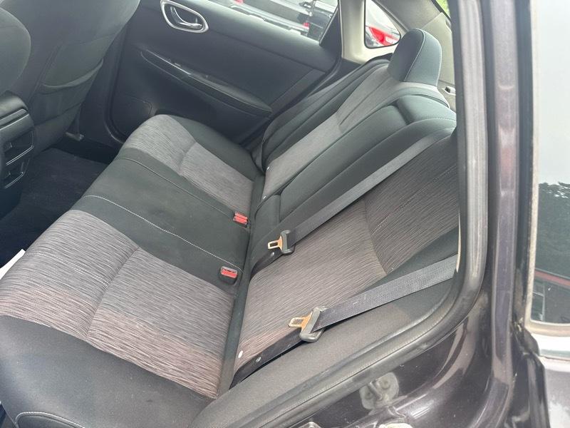 Nissan Sentra 4-Door Sedan 2015