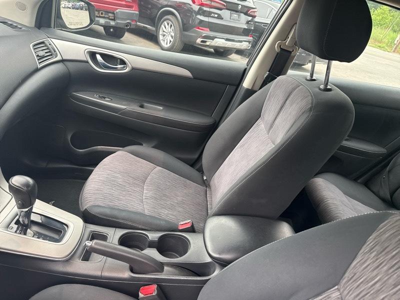 Nissan Sentra 4-Door Sedan 2015
