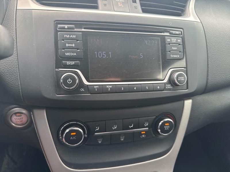 Nissan Sentra 4-Door Sedan 2015
