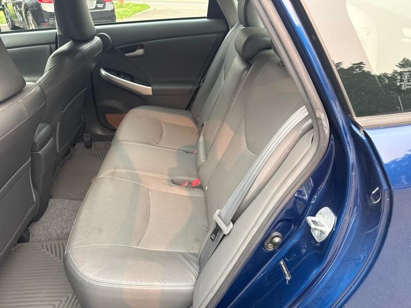 Toyota Prius Prius V 2010