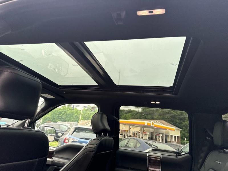 Ford F-150 4WD SuperCrew 145" Platinum 2017