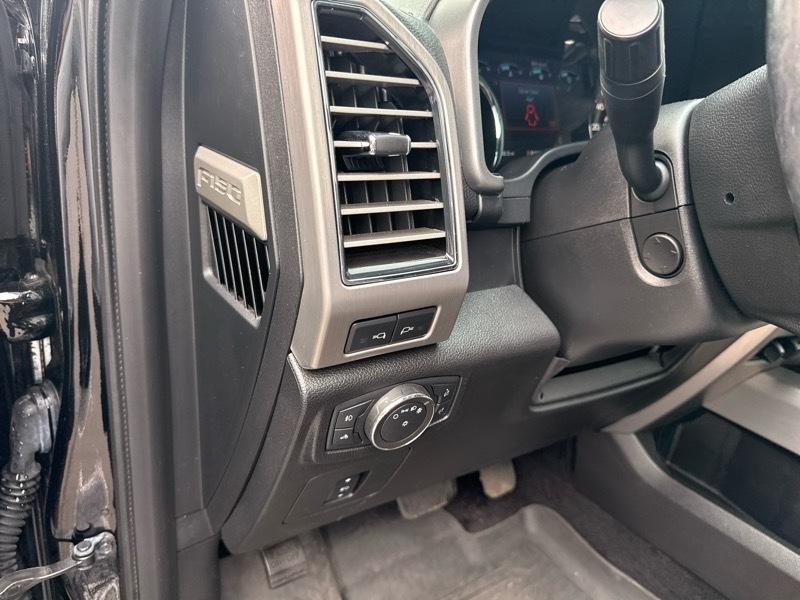 Ford F-150 4WD SuperCrew 145" Platinum 2017