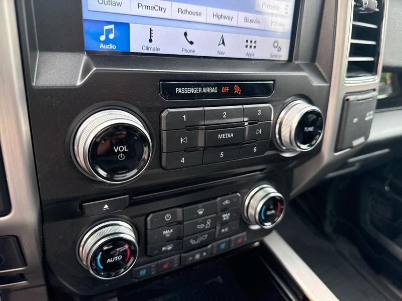 Ford F-150 4WD SuperCrew 145" Platinum 2017