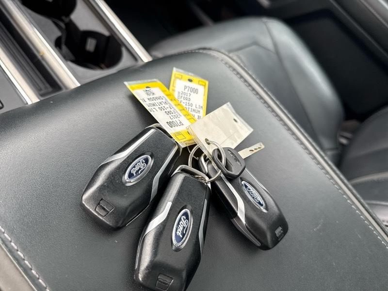 Ford F-150 4WD SuperCrew 145" Platinum 2017