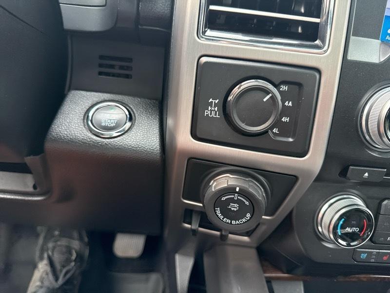 Ford F-150 4WD SuperCrew 145" Platinum 2017