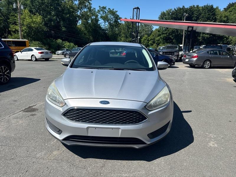 Ford Focus SE Sedan 2016