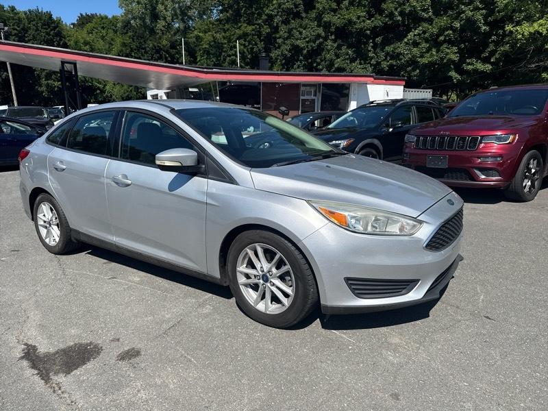 Ford Focus SE Sedan 2016