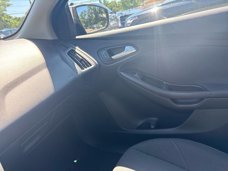 Ford Focus SE Sedan 2016
